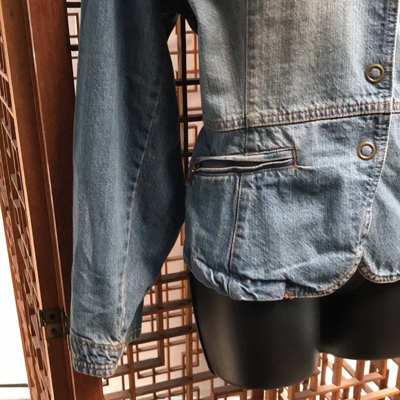 Cato cropped jean jacket w/snap buttons and cool details through jacket Size XL. - Picture 6 of 12
